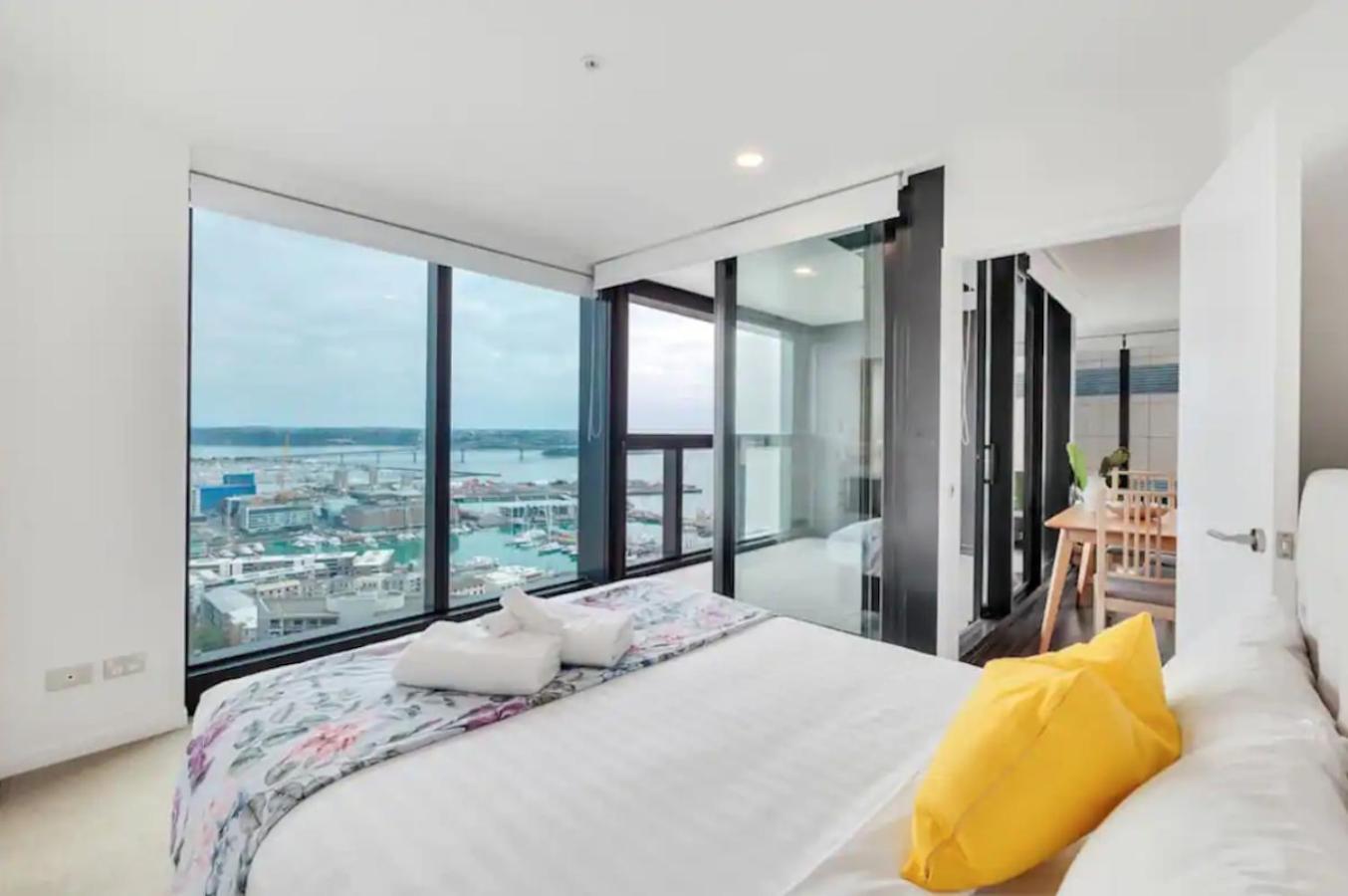 Magnificent Harbour View Skytower View Apartment In Cbd Auckland Exterior foto
